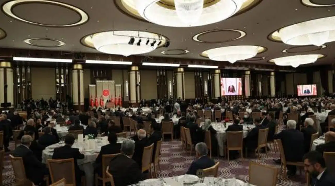AKP'den kamp uyarısı: 'Açık büfe kahvaltı görüntülerine izin verilmeyecek'