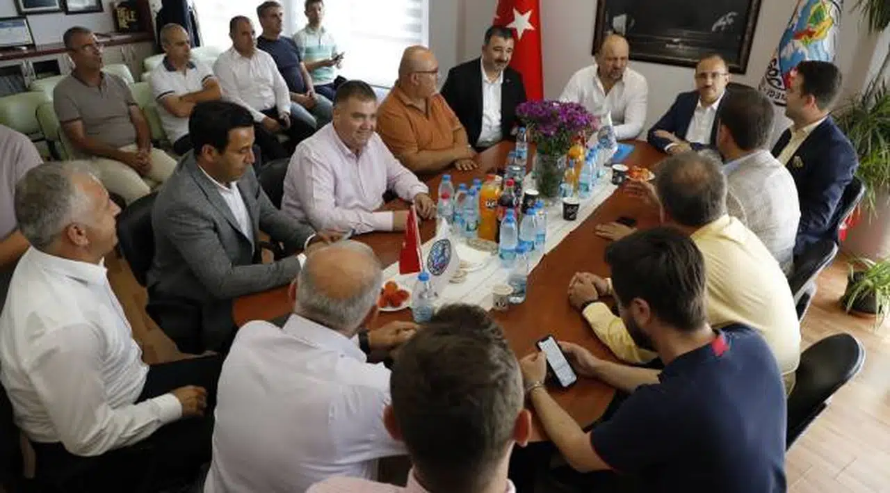 Başkan Sürekli Erzurumlular ve Balkan Göçmenleriyle buluştu  “İzmir göçün ve göçmenlerin şehridir.”