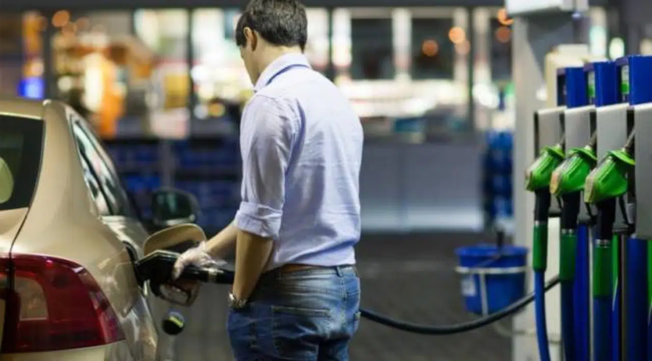Benzin fiyatını yanlış yazdı, 20 bin dolar açık oluştu