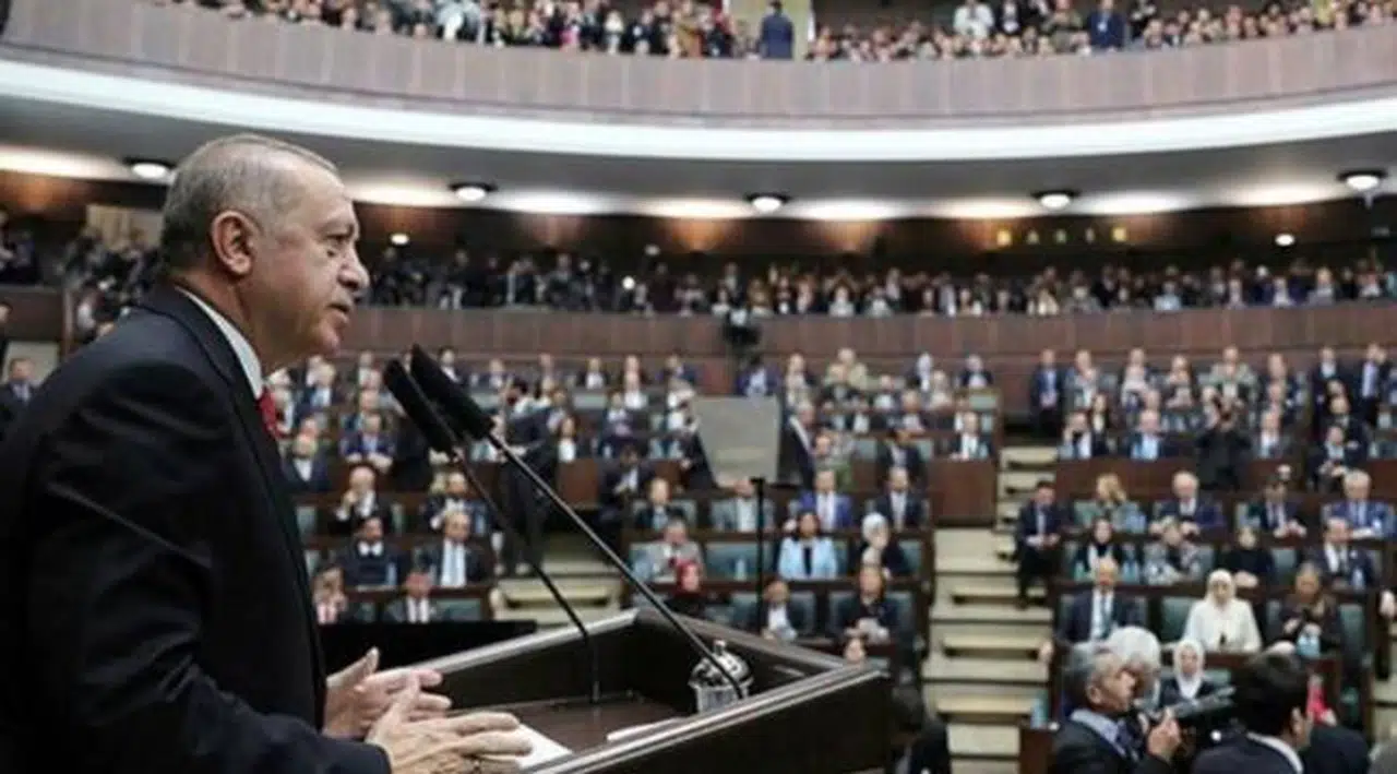 'Erdoğan kabine ve parti yönetimi değişikliğine gidebilir'