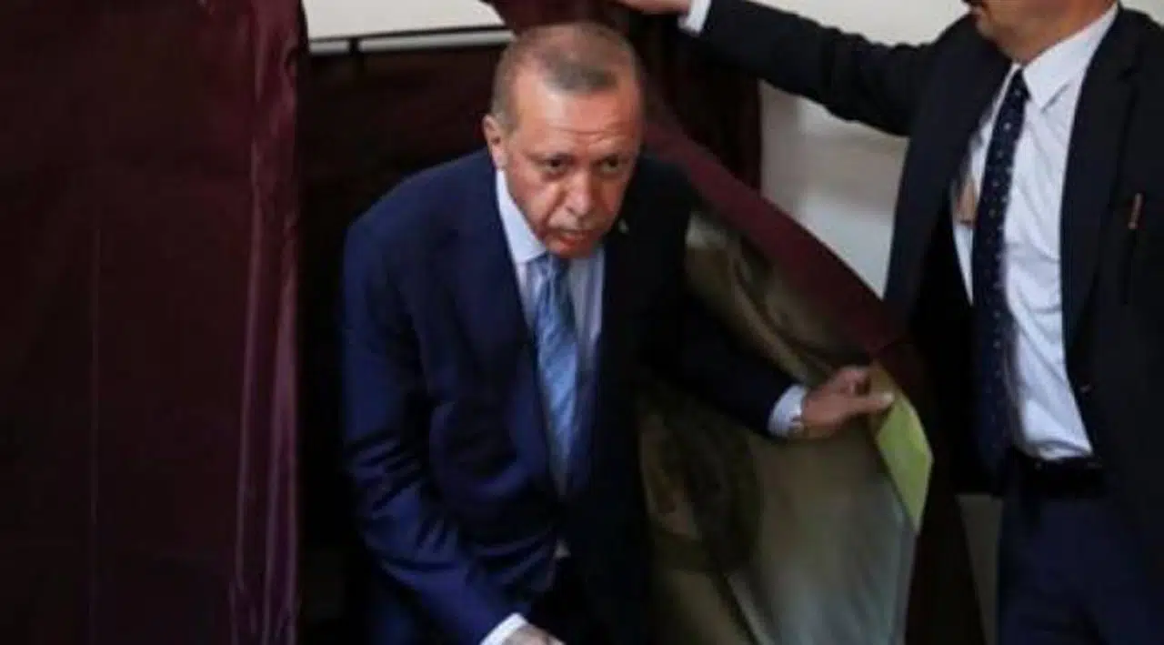 'Erdoğan kolları sıvadı, erken seçim açıklamasına hazırlanıyor'