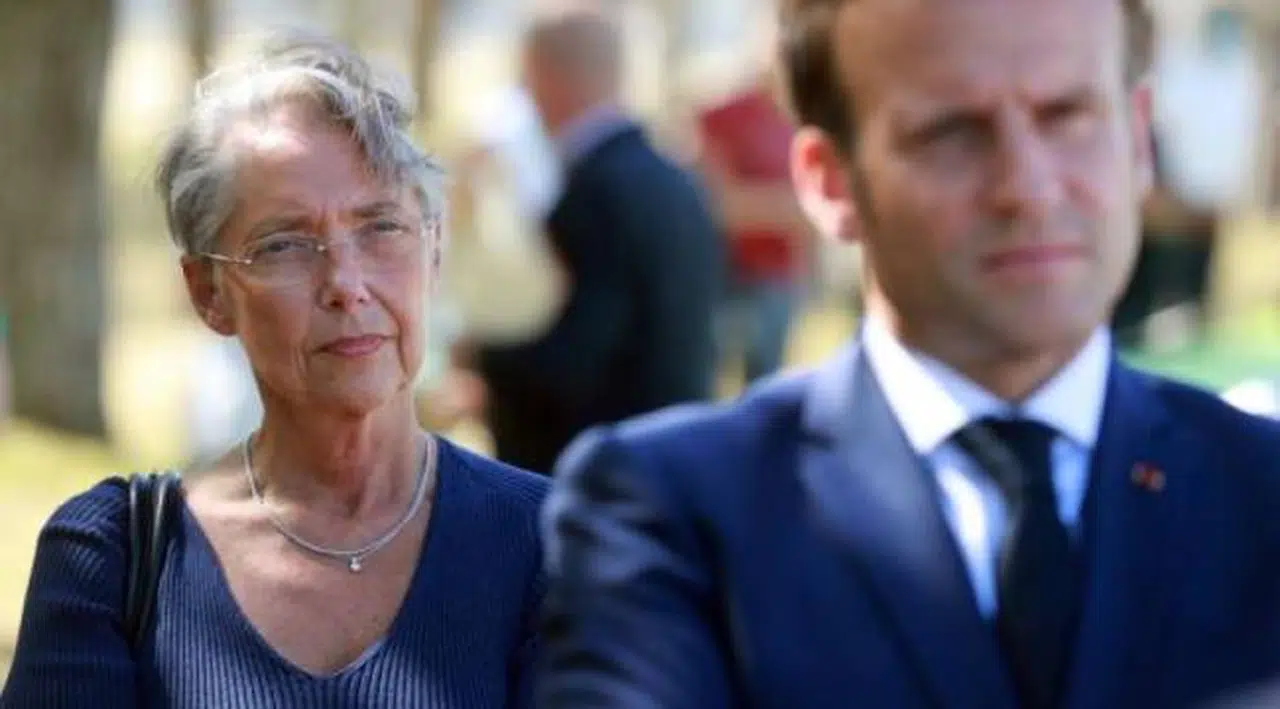 Fransa Başbakanı'nın istifası Macron tarafından reddedildi