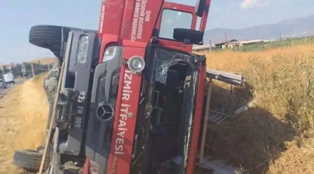 İtfaiye ekibi yangına giderken kaza yaptı: 3 yaralı