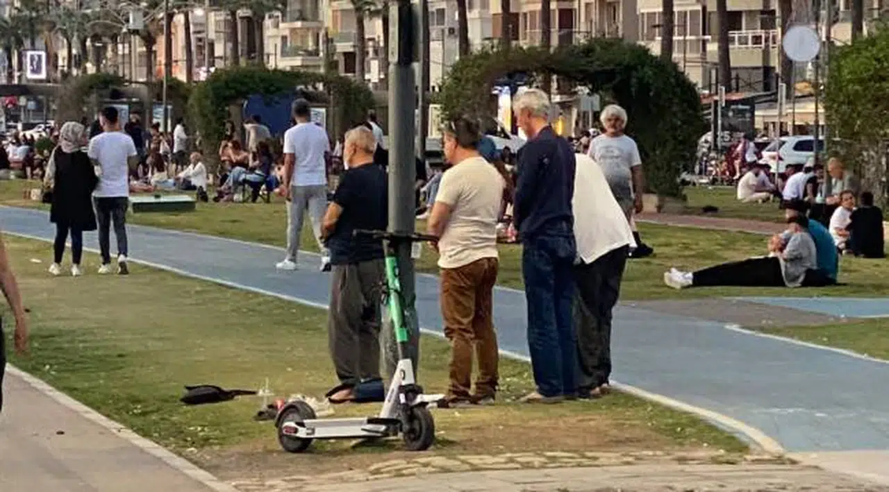 Karşıyaka manzaralı namaz şovu