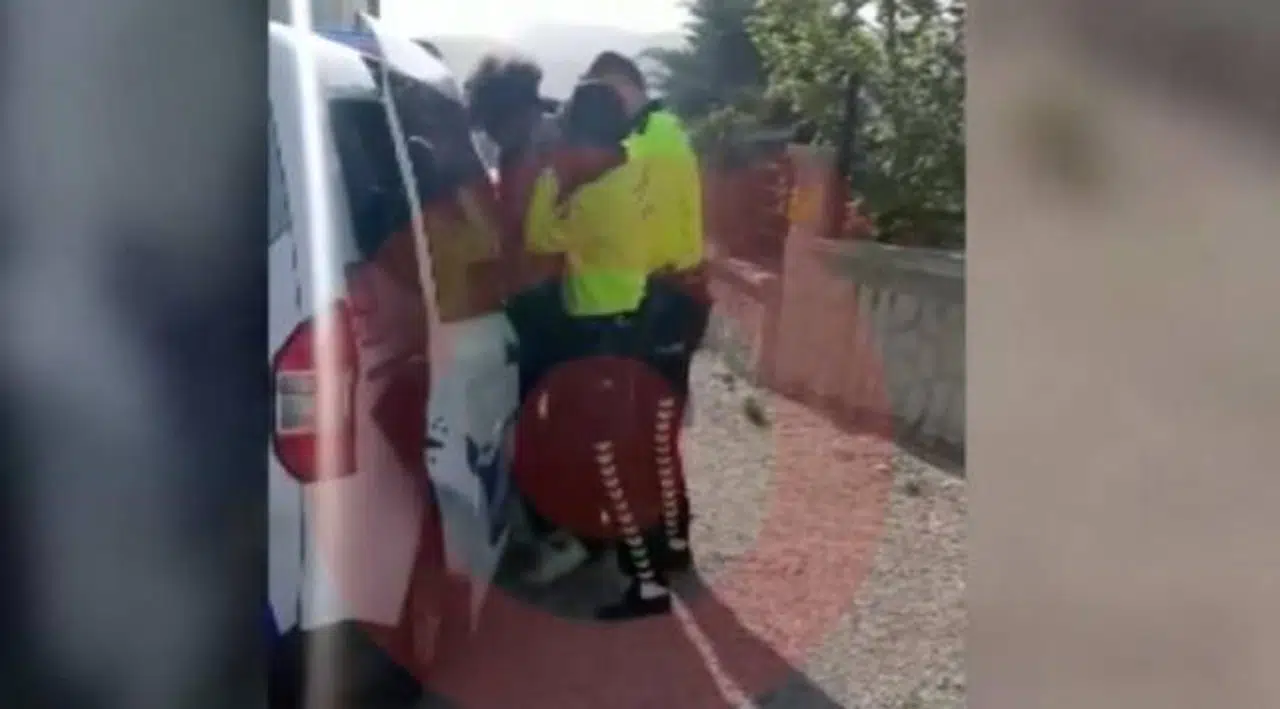 Polis 17 yaşındaki genci dövdü, sonra 'yanlış anlaşılma, boşuna dövdük' dedi!
