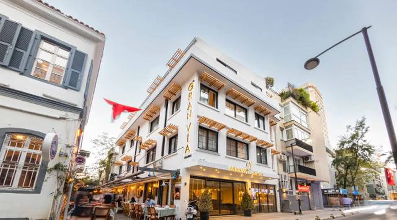 Şehir merkezinin butik yıldızı GRAN VIA HOTEL ALSANCAK AÇILDI