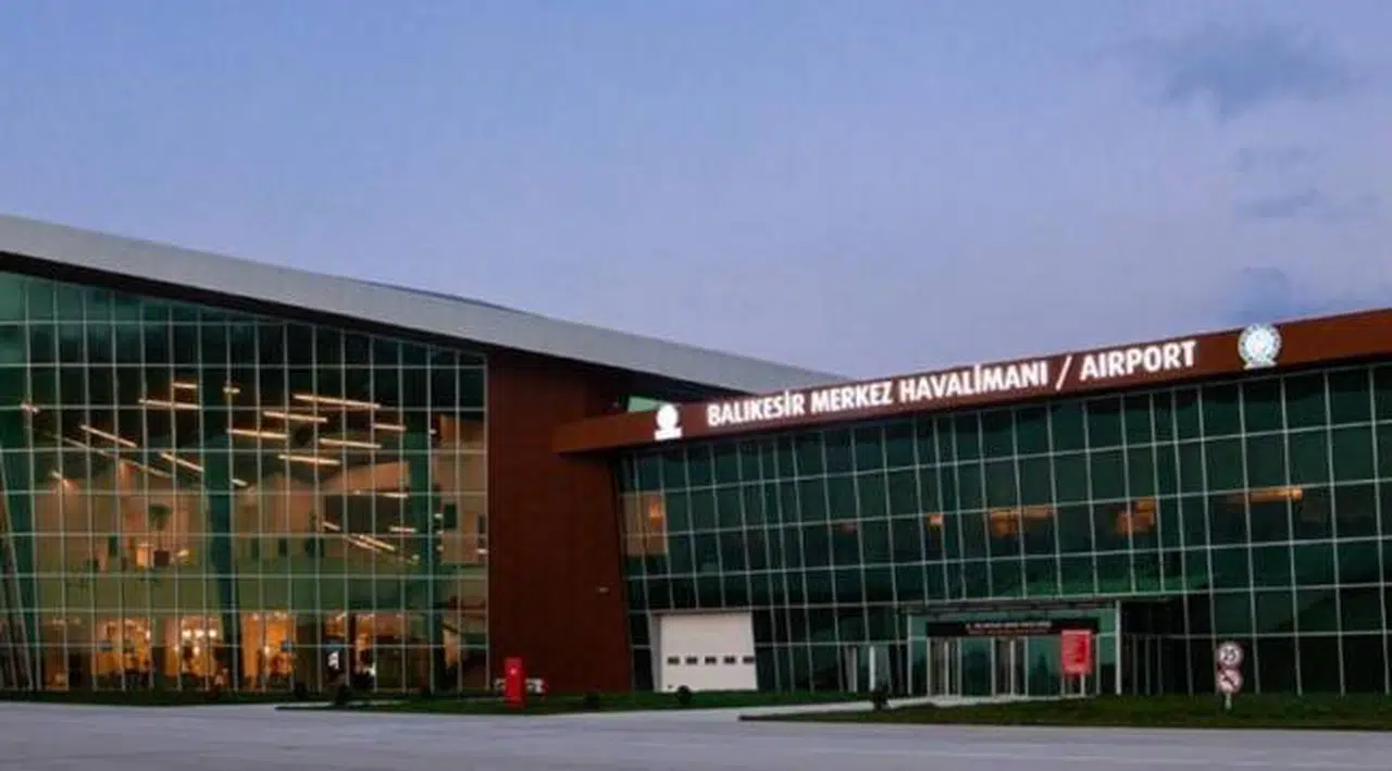 Yolcular değil havalimanı uçtu: 0 yolcu, 183 maaş