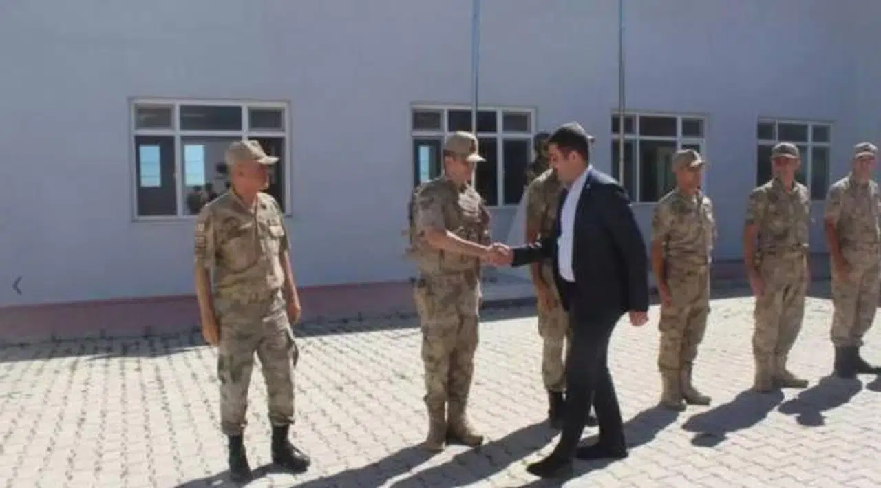 AKP İl Başkanı için askeri tören düzenlendi!