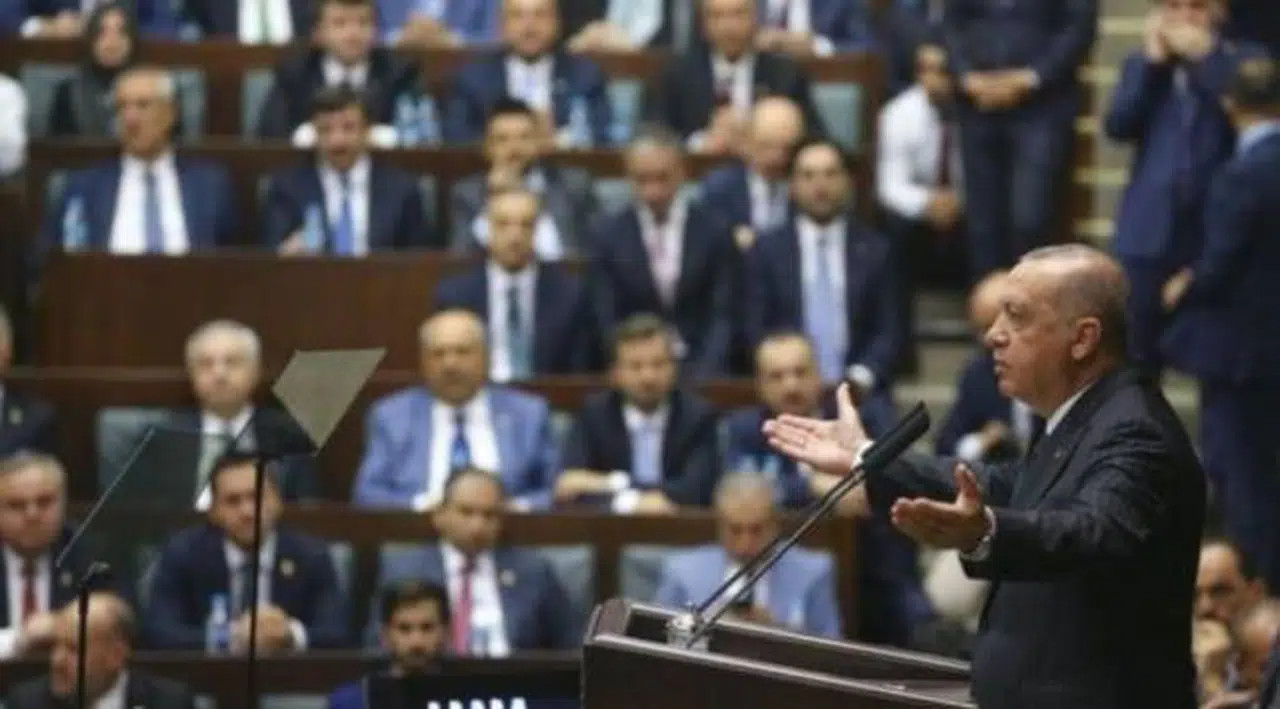 AKP'li isimden seçim açıklaması: 'Kimsenin Erdoğan'ın arkasına sığınarak kazanma ihtimali yok