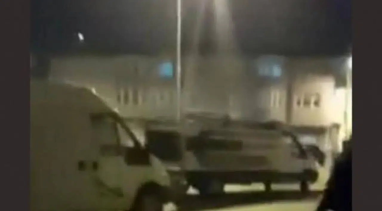 AKP’li Savcı Sayan'ın istifasını isteyen ismin evinin önünde silahlı çatışma!