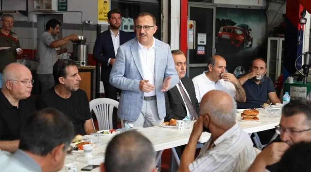Başkan Sürekli esnafla buluştu, teşkilat ziyareti yaptı