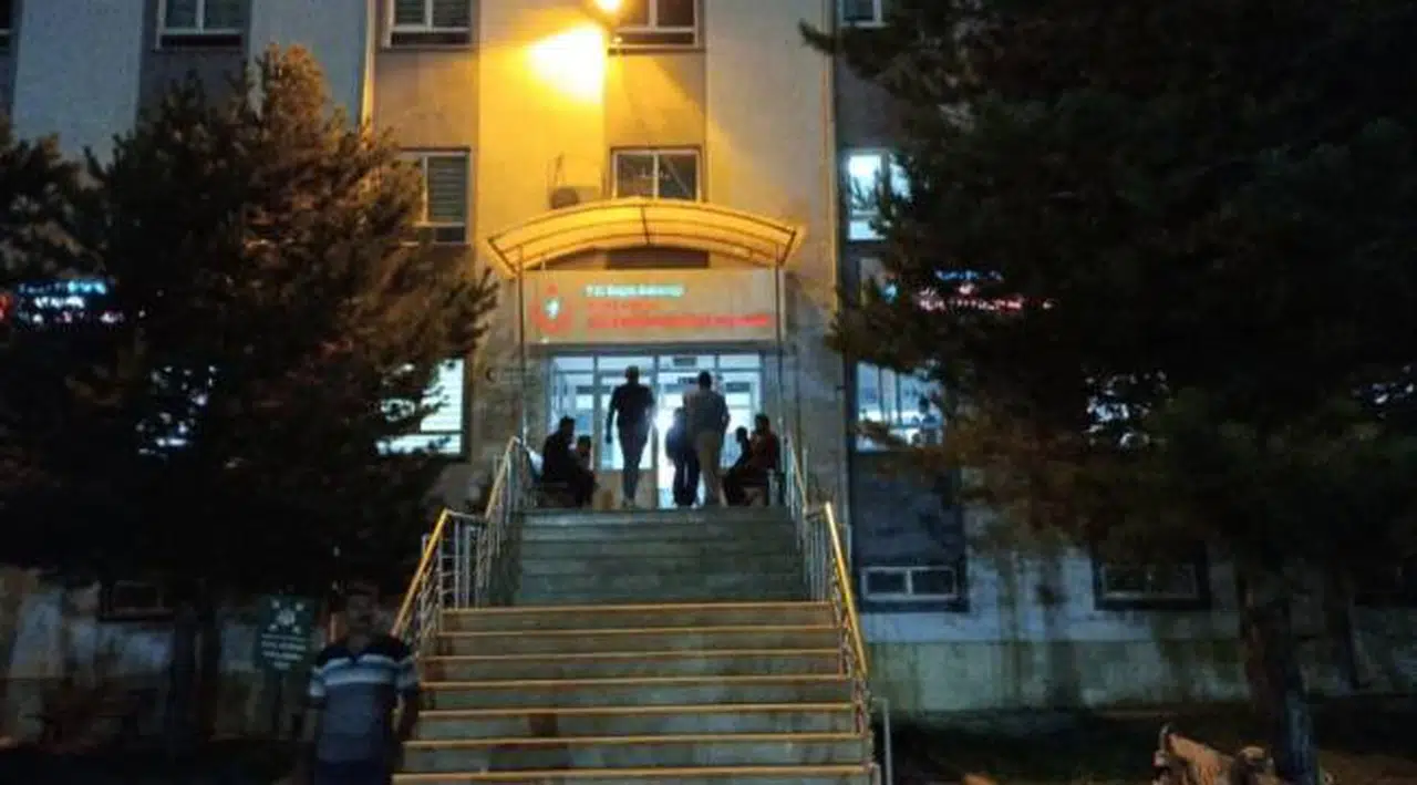 Cenaze yemeğinden zehirlendiler: MHP'li belediye başkanı da hastanelik oldu
