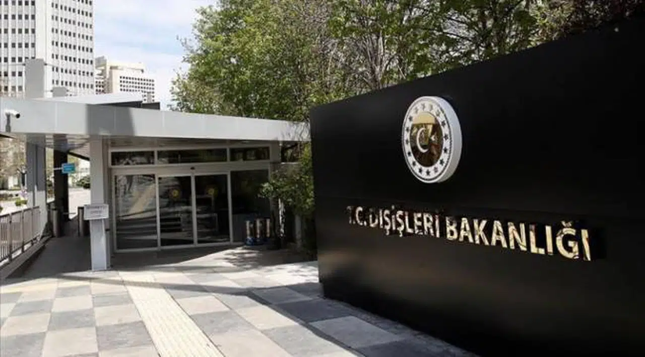 Dışişleri Bakanlığı'ndan 'Göçmenleri Türkiye'ye gönderebiliriz' açıklamasına tepki
