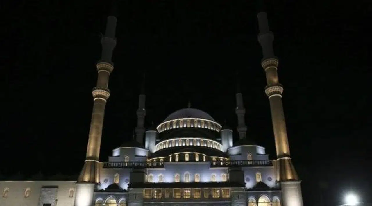 Diyanet'ten 15 Temmuz genelgesi: Tüm camilerde gece yarısı eş zamanlı salalar okunacak
