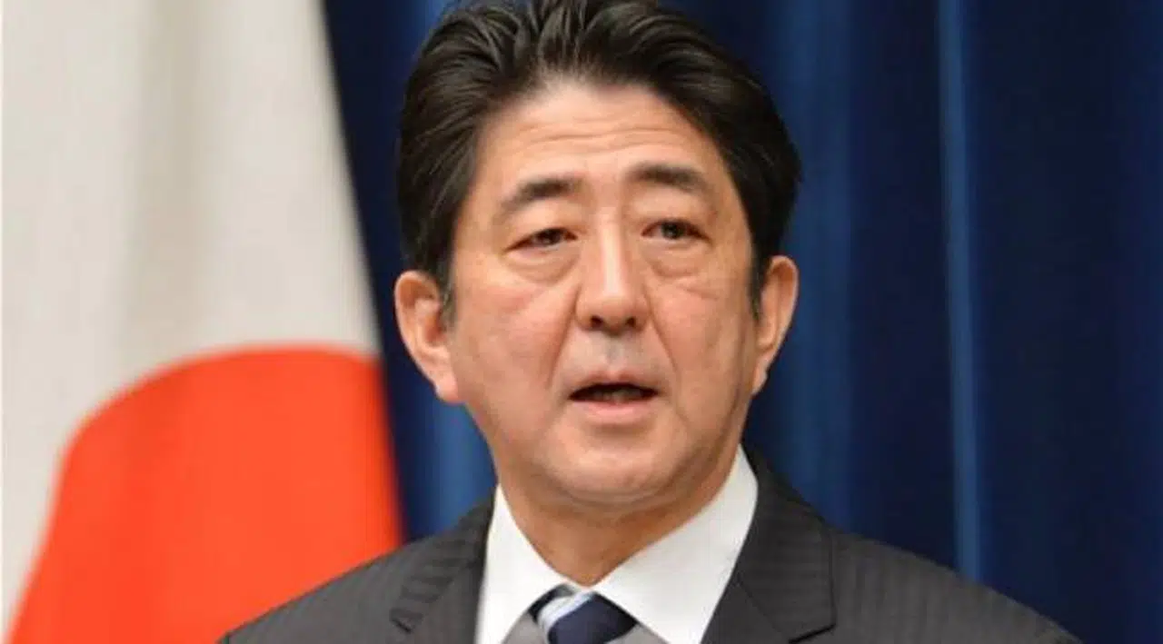 Eski Japonya Başbakanı Abe'ye silahlı saldırı: 'Durumu kritik'
