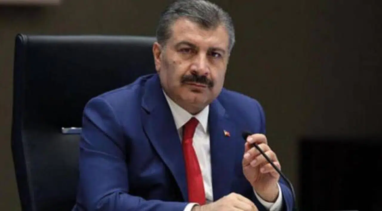 Fahrettin Koca'nın üç parmağı kırıldı