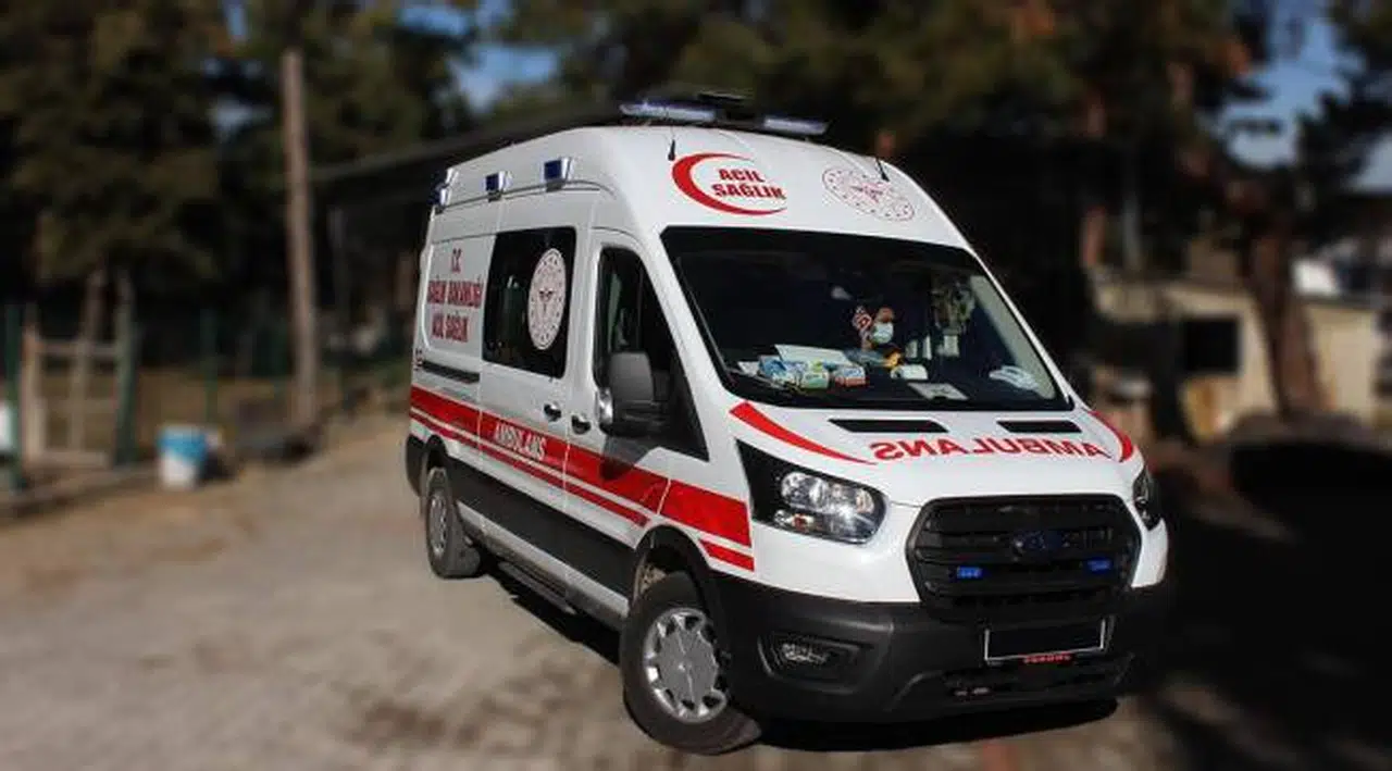 Hasta taşırken kalp krizi geçiren ambulans şoförü yaşamını yitirdi