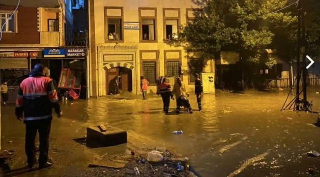 İBB: Sağanak yağışın bugün akşama kadar sürmesi bekleniyor