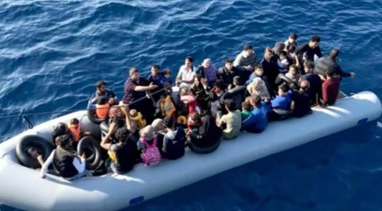 İzmir'de göçmen kaçakçılığı operasyonu