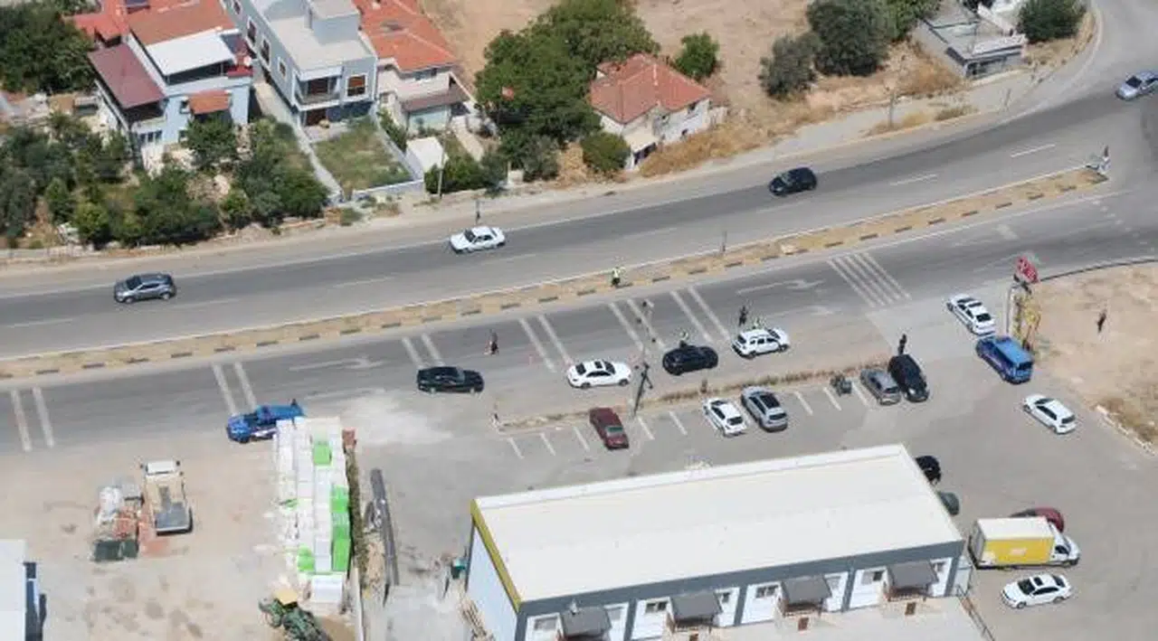 İzmir'de jandarmadan helikopterle trafik denetimi