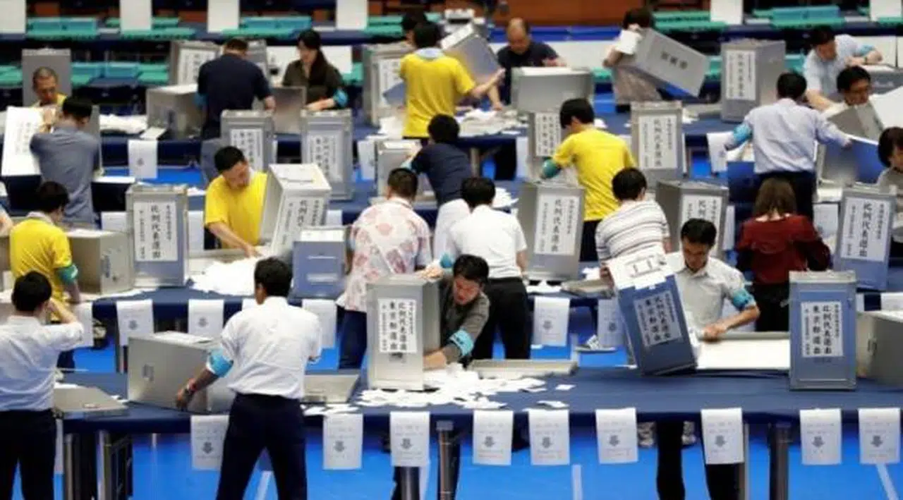 Japonya, eski Başbakan Abe suikastının gölgesinde sandığa gitti