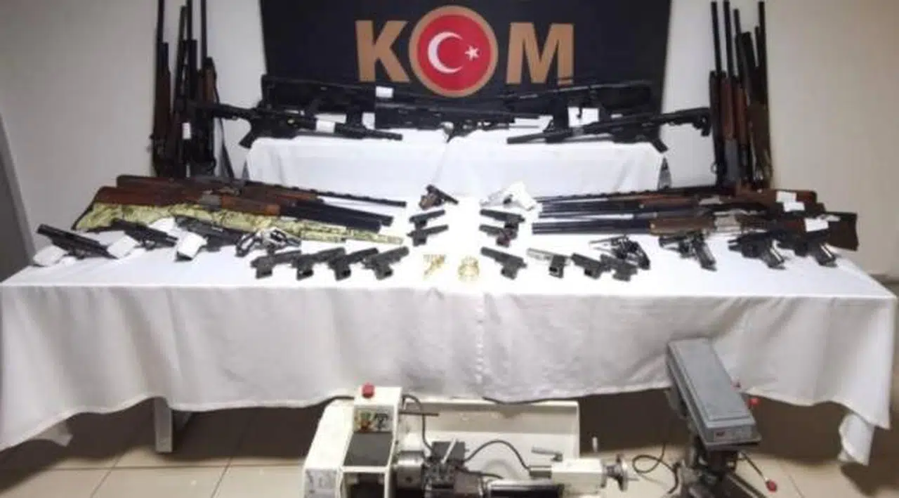 Karabük’te silah kaçakçılığı operasyonu: Çok sayıda silah ele geçirildi
