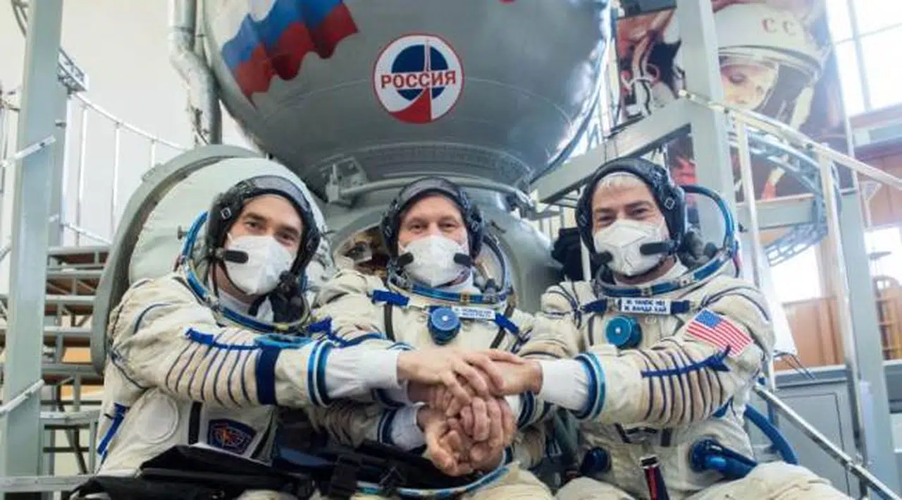 Roscosmos ve NASA anlaştı: ABD'li astronot Rus üssünü kullanacak
