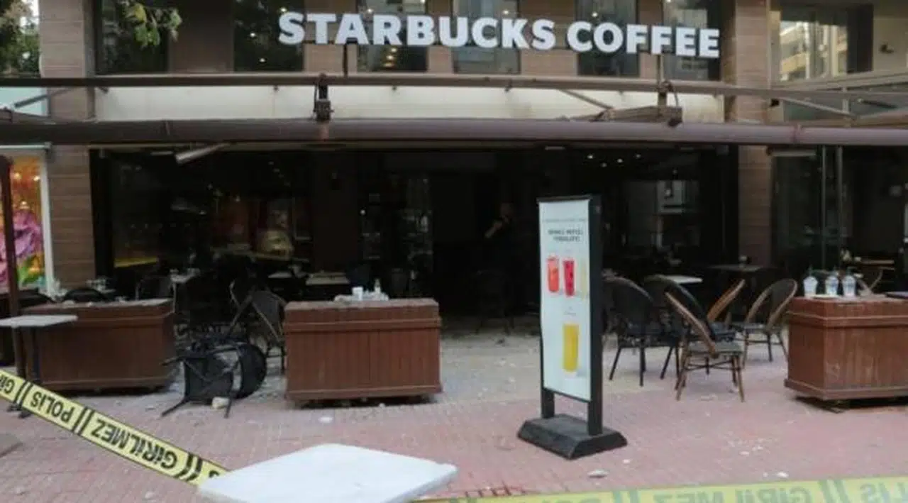Starbucks'ta oturanların üzerine beton parçaları düştü: 1'i ağır 2 yaralı