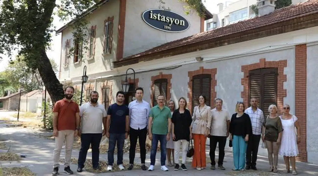 Başkan Sürekli Karşıyakalı gençlere iki müjde verdi.... Muhtarlardan Başkan Sürekli’ye teşekkür