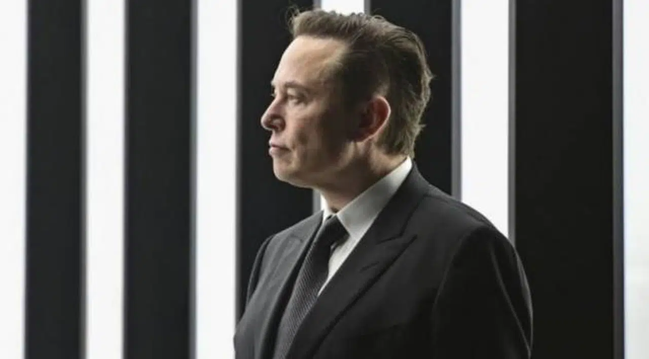 Elon Musk'tan büyük Tesla hissesi satışı