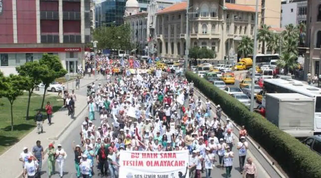 İduğ'un 'sahte rapor' çıkışına sağlık emekçilerinden tepki: "Yerel yöneticilerin bu açıklamaları sağlıkta şiddeti körüklüyor"
