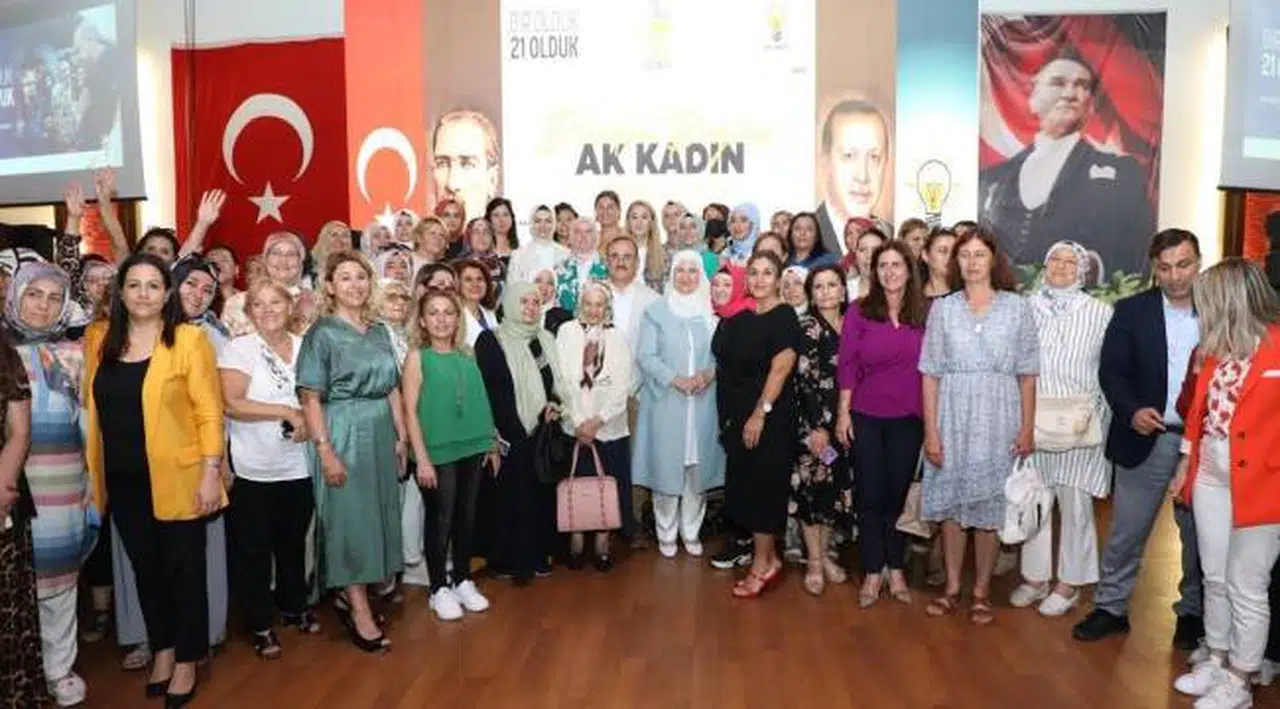 İzmir’de ‘AK Kadın Zirvesi’