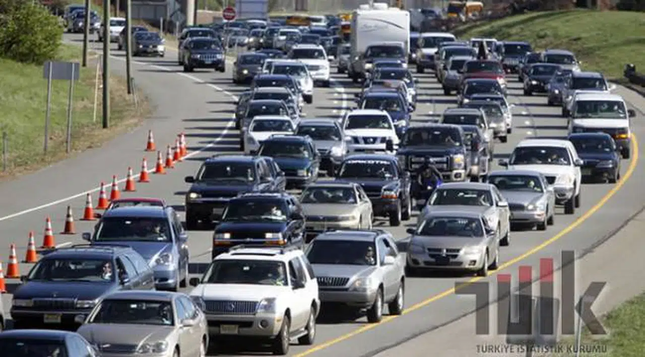 İzmir'de trafiğe kayıtlı araç sayısı Temmuz ayı sonu itibarıyla 1 milyon 614 bin 631 oldu