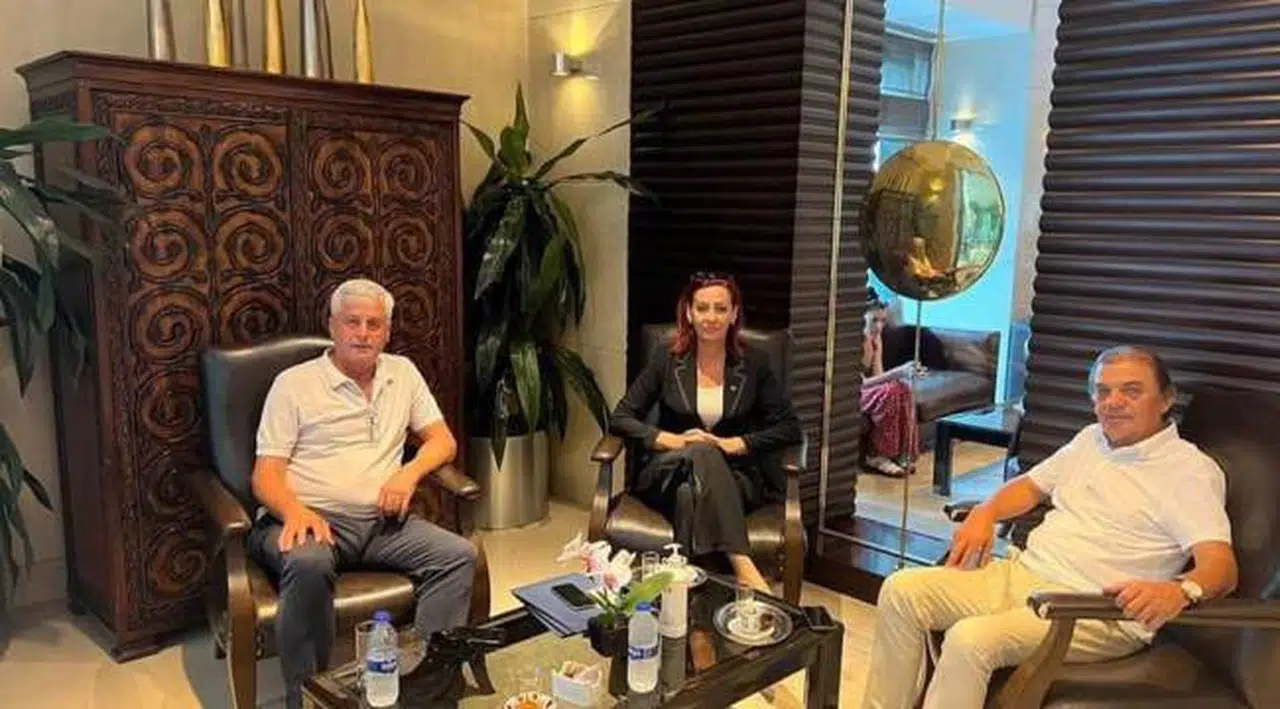 Kosova'nın Boşnak Başbakan Yardımcısı İzmir'de...