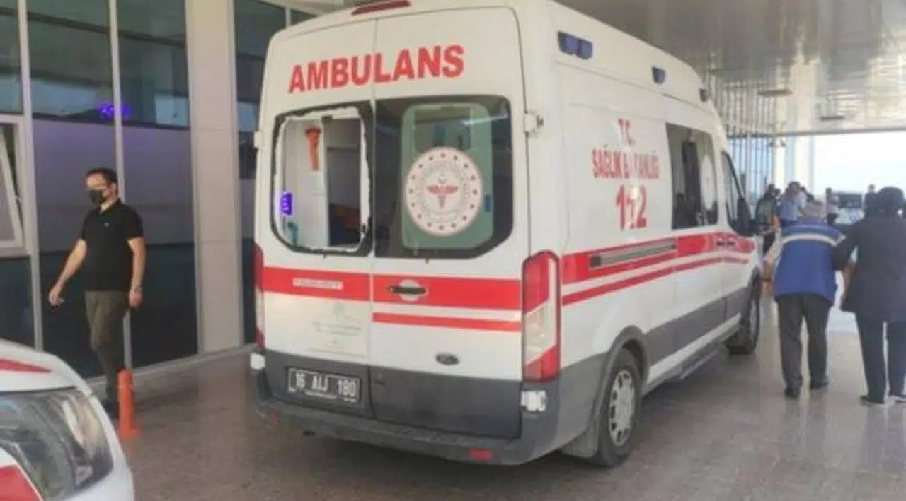 1,5 tonluk vinç işçilerin üzerine devrildi: 1 ölü, 3 yaralı