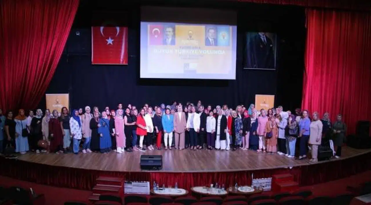 AK Parti İzmir Kadın Kolları’ndan ‘Kadın Girişimciliği Zirvesi’