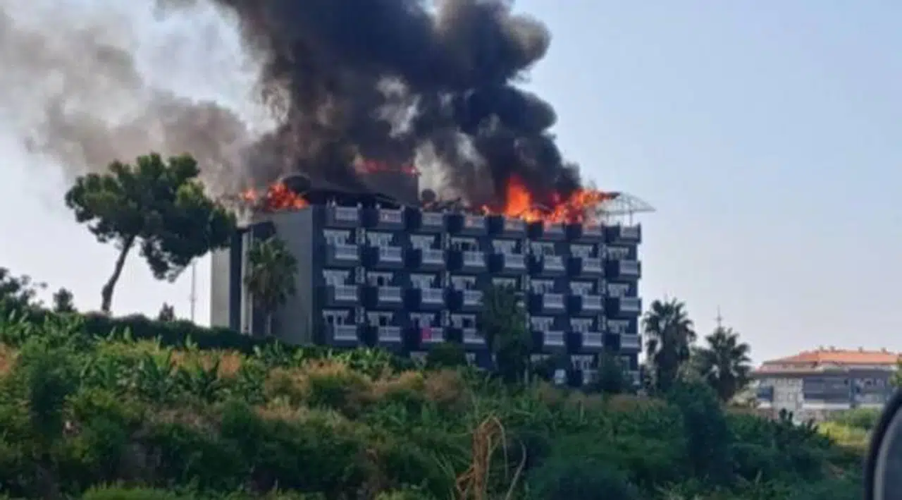Antalya'da otel yangını