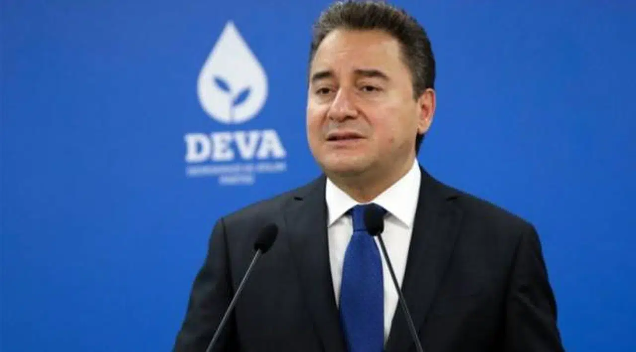 Babacan, 'Yunanistan ateşle oynuyor' dedi, iktidara çağrı yaptı