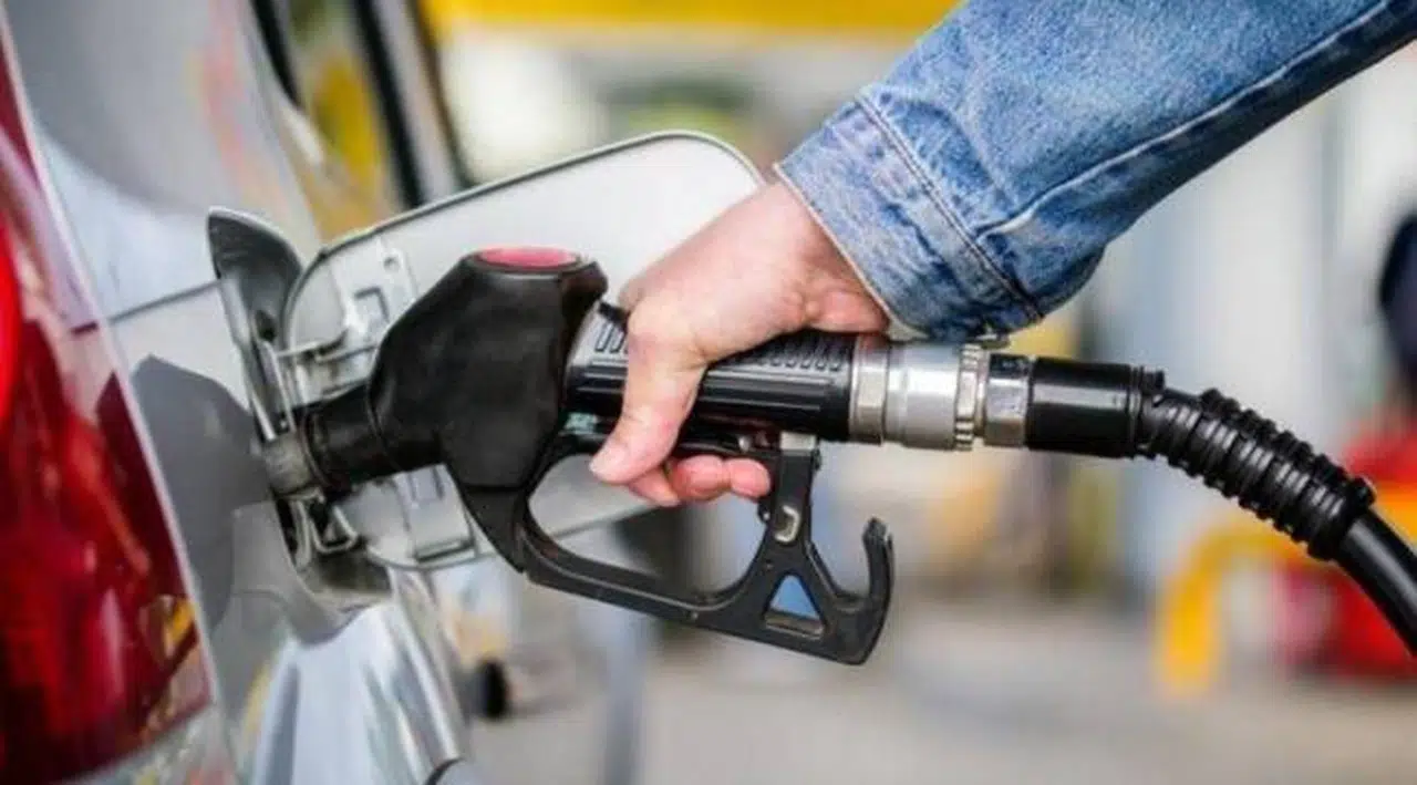 Bugün indirim gelmişti: Benzin ve motorine zam kararı
