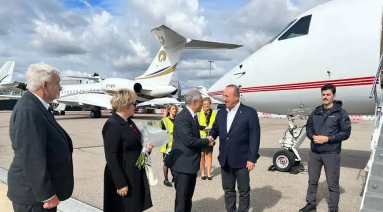 Çavuşoğlu, Elizabeth'in cenazesine katılmak için Londra'da
