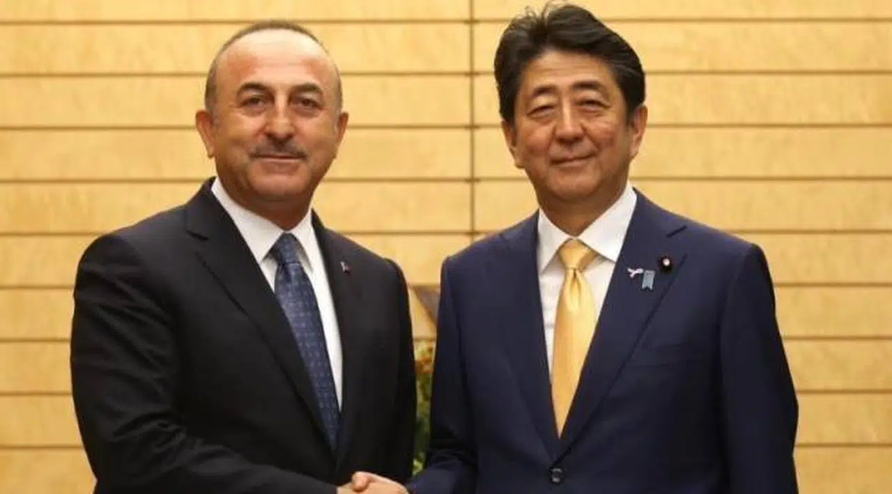 Çavuşoğlu suikasta uğrayan Japonya'nın eski başbakanının cenazesine katılacak