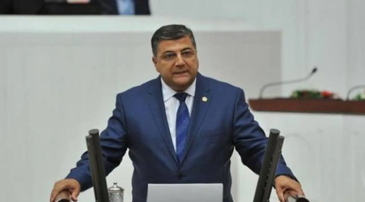 CHP'li Sındır'dan Binali Yıldırım'a: "Başbakan olarak takdim edilmesi demokrasi özleminden"