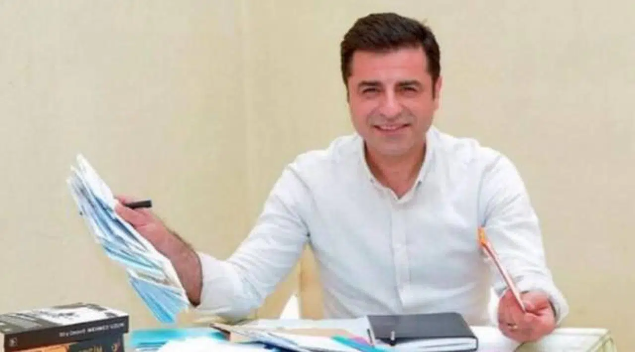 Davutoğlu 'Davadan çekildim' demişti: Demirtaş'ın avukatı yalanladı
