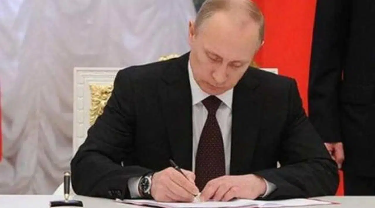 Dünyanın gözü Rusya’daydı, Putin gece yarısı imzaladı