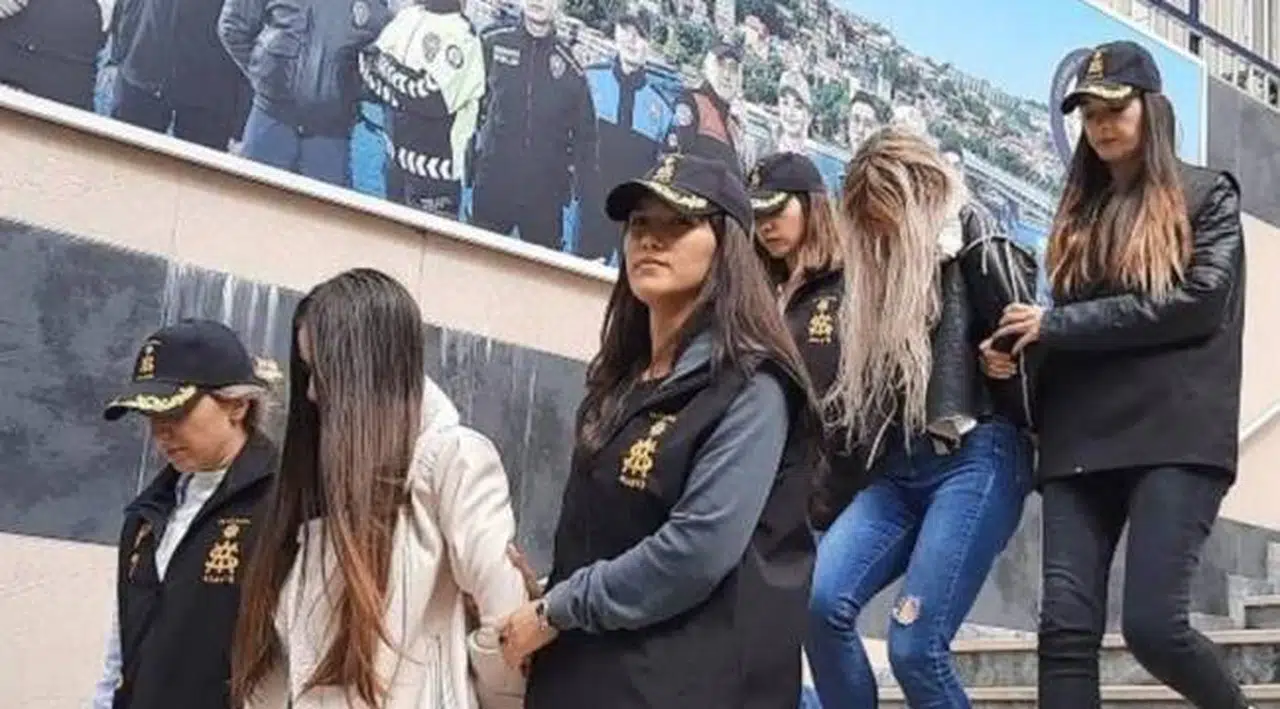İstanbul Boğazı'nda tekneden ateş açan iki kişi adliyeye sevk edildi