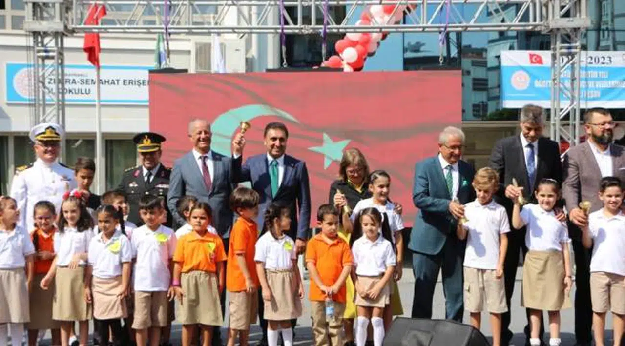 İzmir'de 2022-2023 Eğitim Öğretim Yılı İlk Ders Zili Çaldı