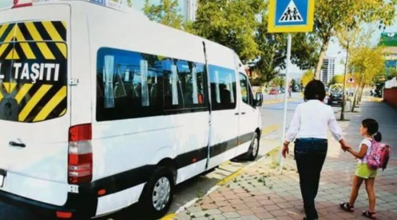 İzmir'de servis ücretlerine yüzde 25 zam!