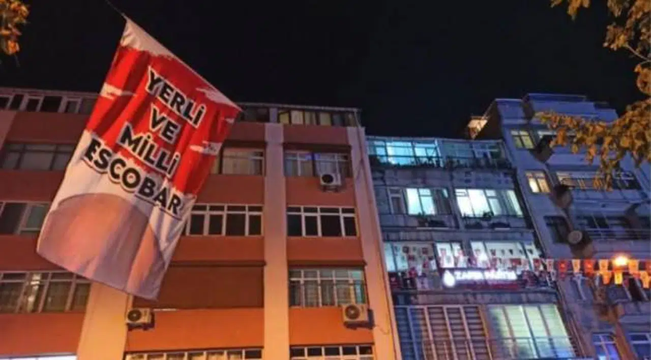 Soylu-Özdağ kavgası: 'Yerli ve milli Escobar' pankartına gözaltı
