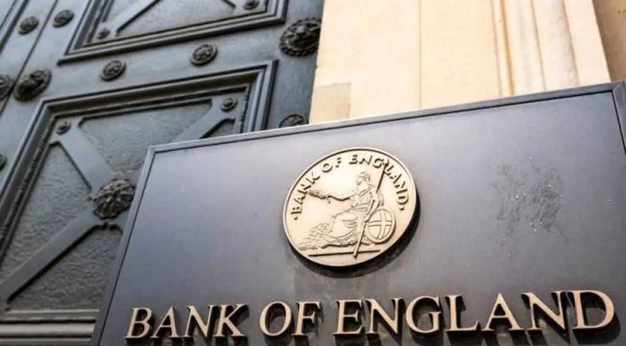 Sterlindeki rekor değer kaybının ardından İngiltere Merkez Bankası'ndan faiz açıklaması