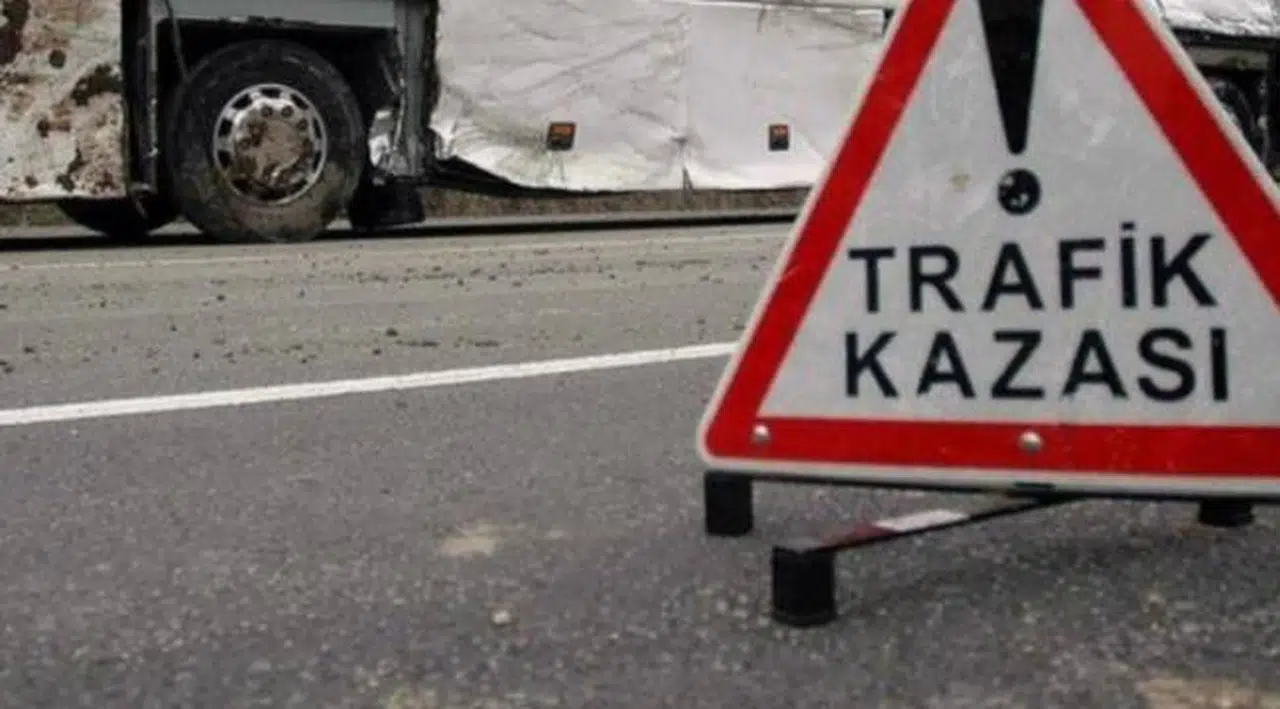 Tarım işçilerini taşıyan traktör ve tır çarpıştı: 1 ölü, 6 yaralı
